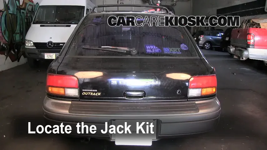 1999 Subaru Impreza Outback 2.2L 4 Cyl. Neumáticos y ruedas Cambiar un neumático pinchado